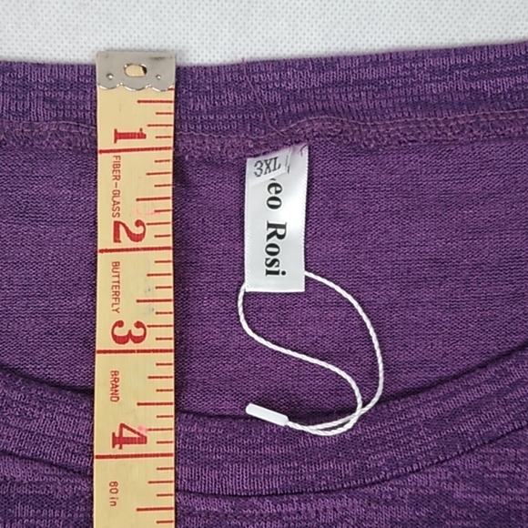 Lady's Top - Picture 5 of 6